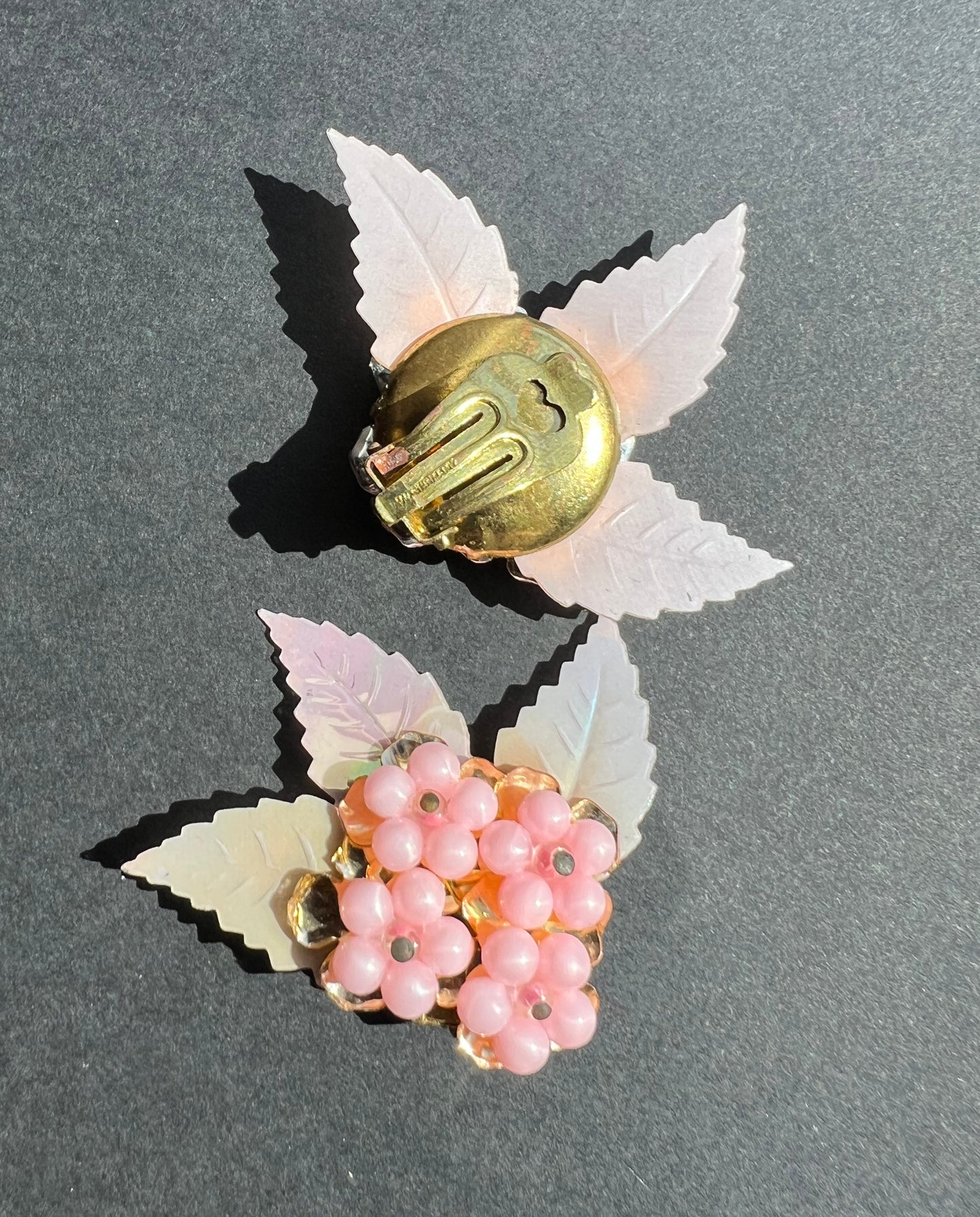 Iridescent Leaves, Pink + Gold Flowers...Delightful Vintage Clip On Earrings