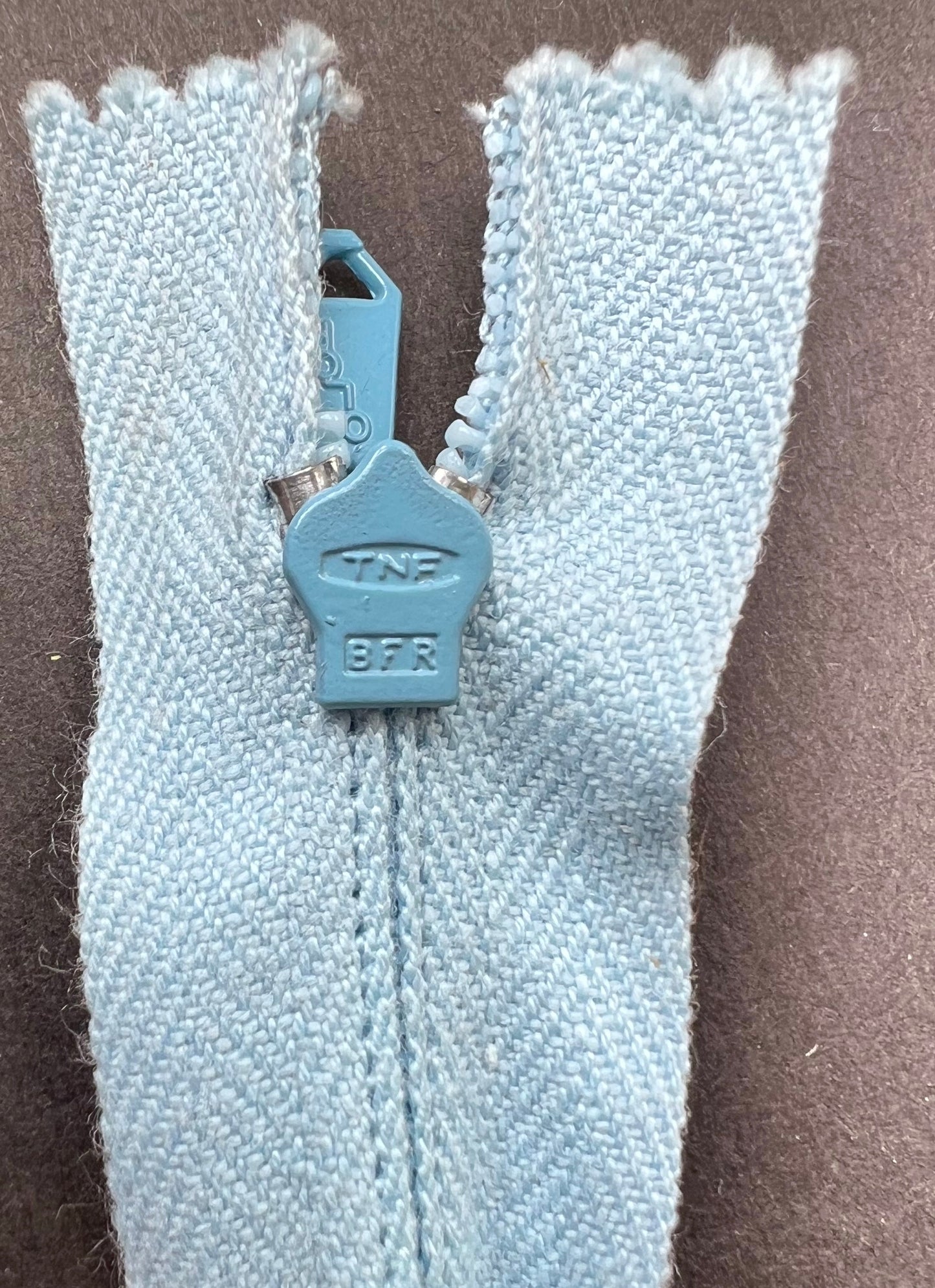 10 Vintage 18cm Vintage Pale Blue Zips