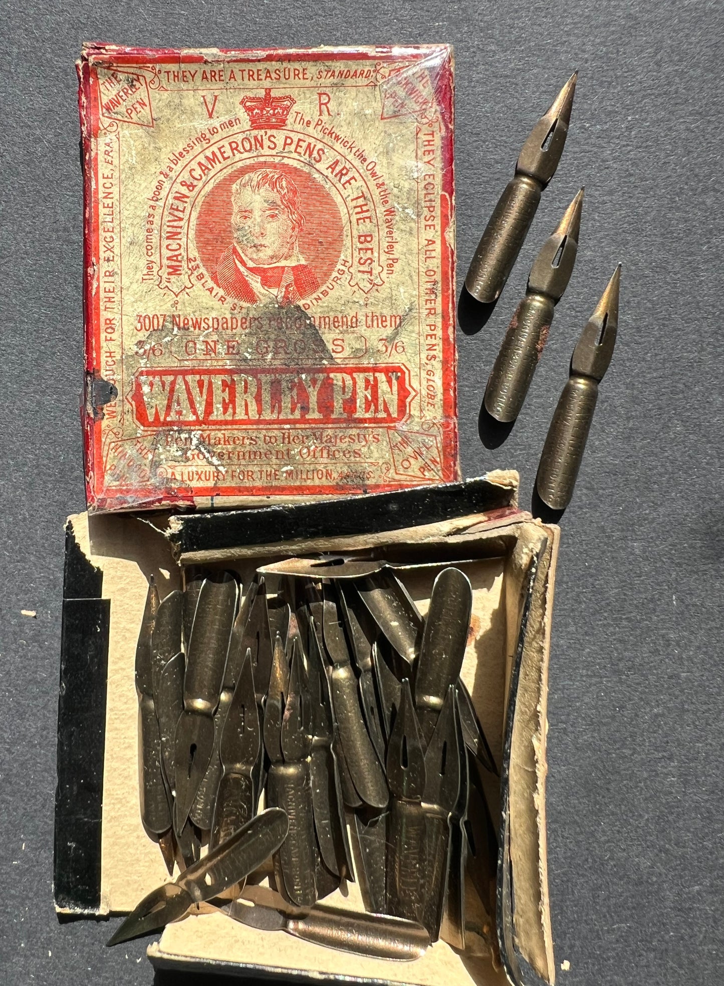 Part Box of 1940s WAVERLEY Dip Pen 3.7cm Nibs