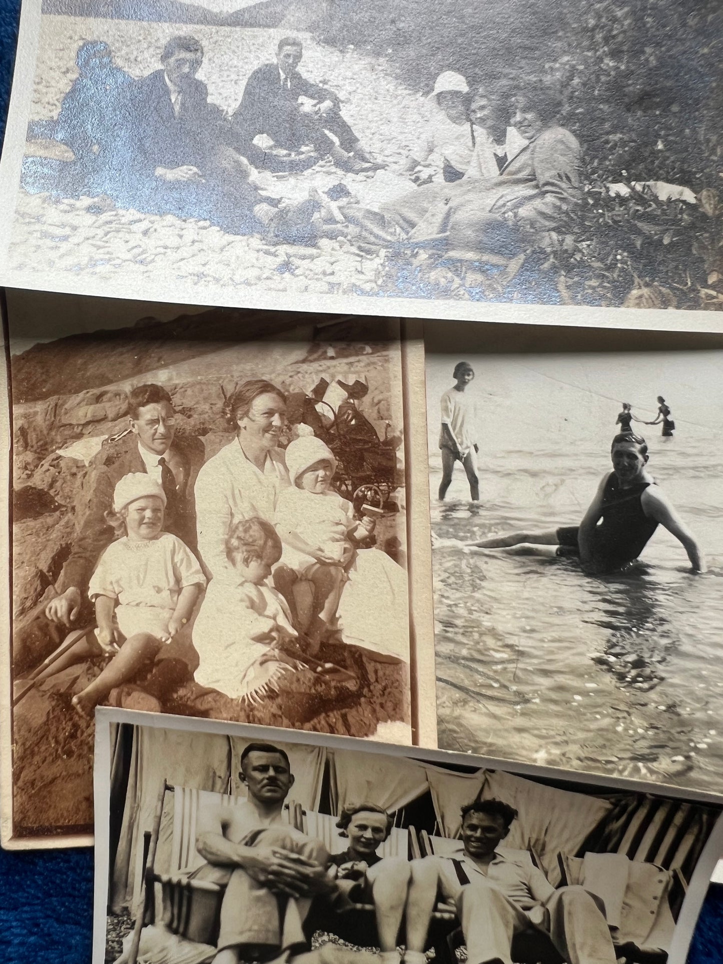 12 Happy Old 1920s/30s Photos of People at the Beach (E12)