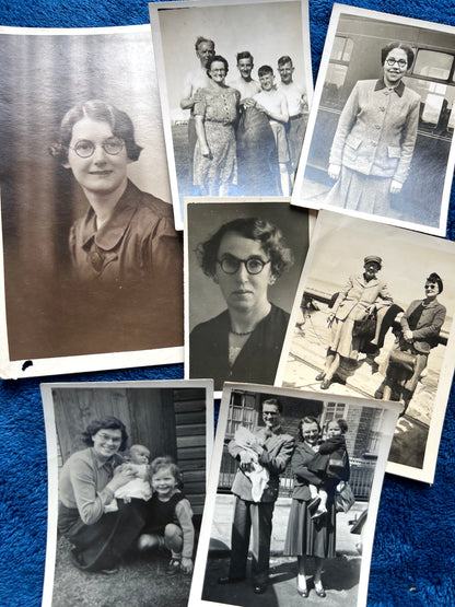 7 Old Photos of Women in Glasses (E15)