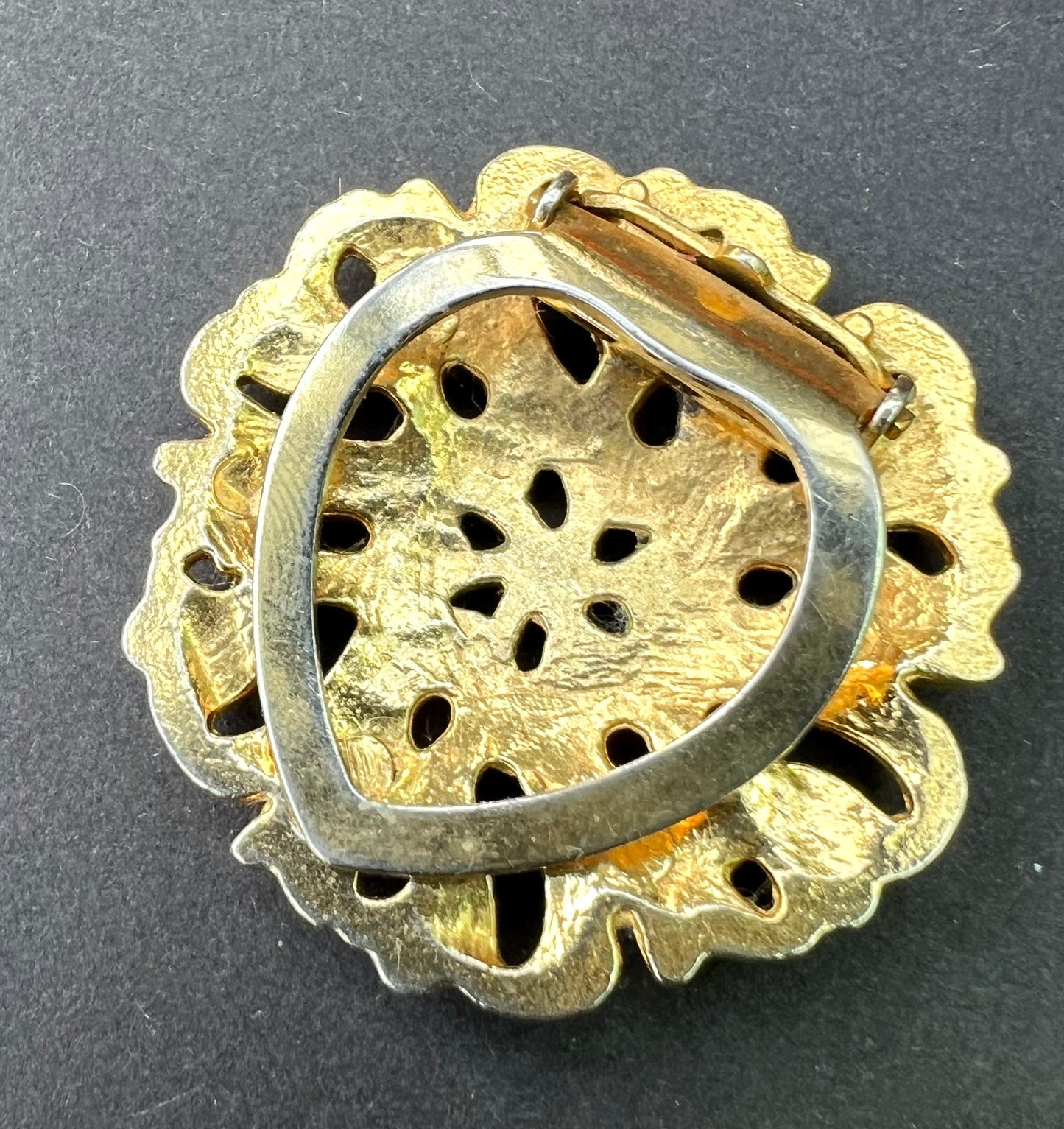 1960s Swirly Golden Scarf Clip