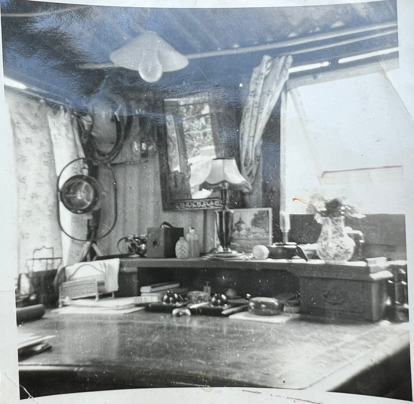 6 Fascinating Old Photos of People at their Desks 1890s-1960s (F22)
