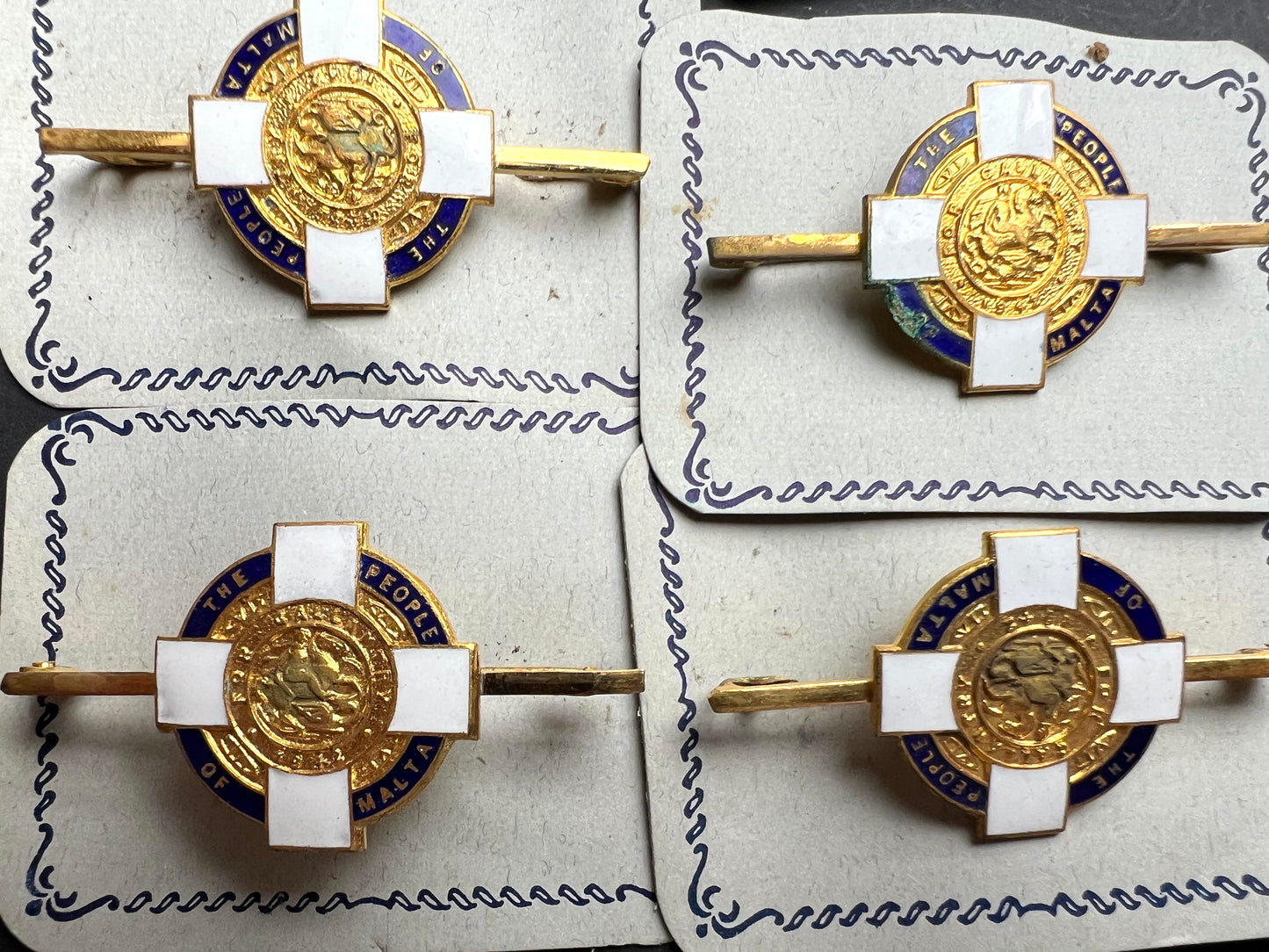 10 x Tarnished 1942 THE PEOPLE OF MALTA "FOR GALLANTRY" GEORGE CROSS Enamel Brooches