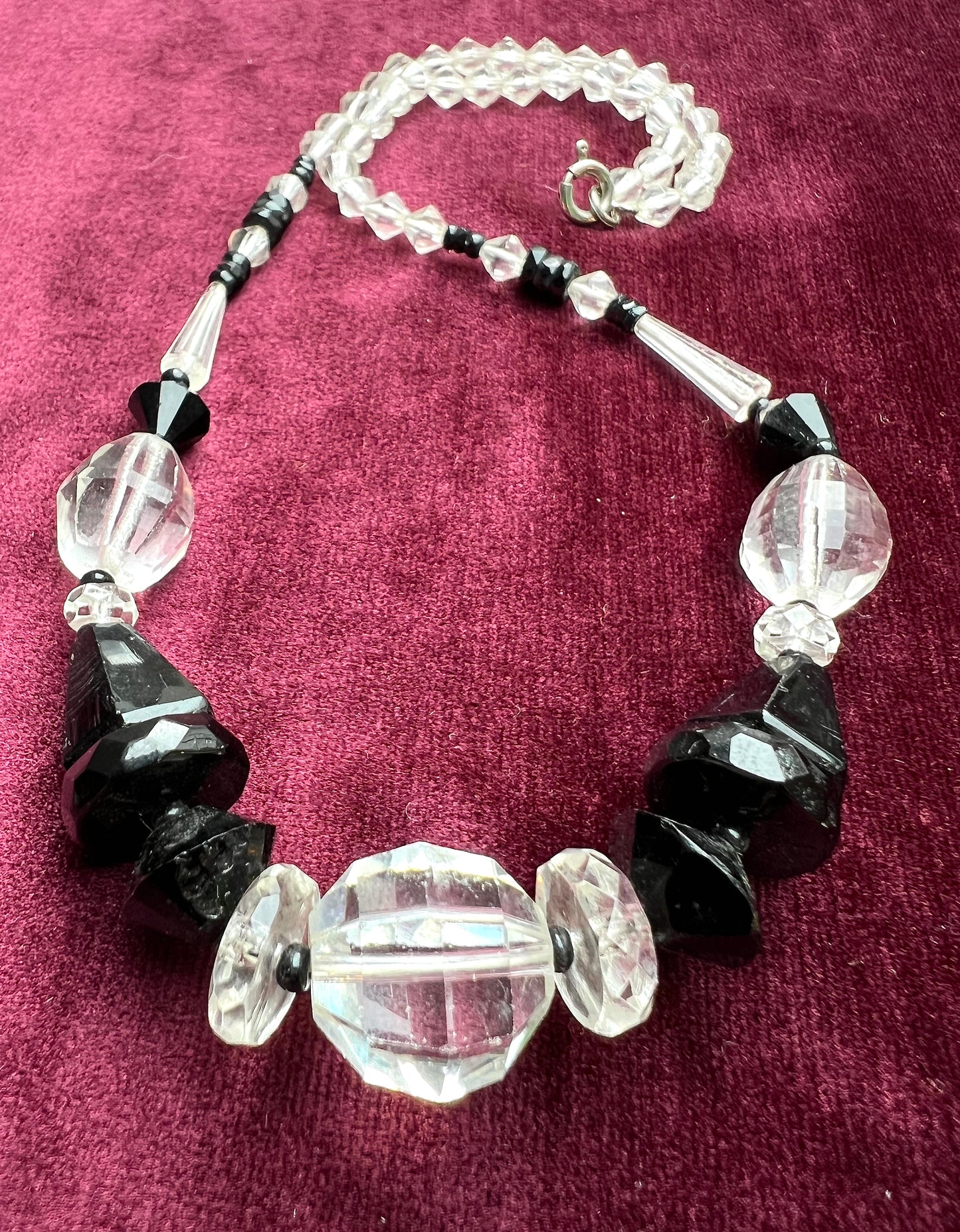 Splendid Deco 1920s/30s Faceted Black and Clear Crystal Necklace 16.5"/41cm
