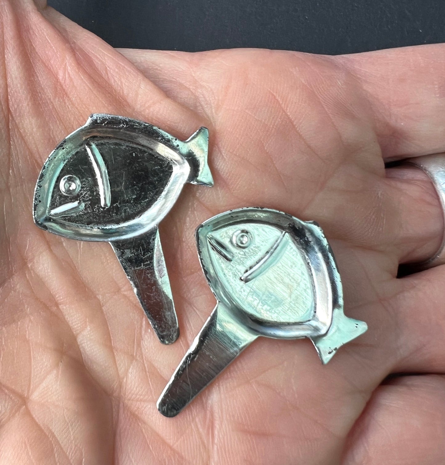 2 Vintage 3cm Tin Fish.