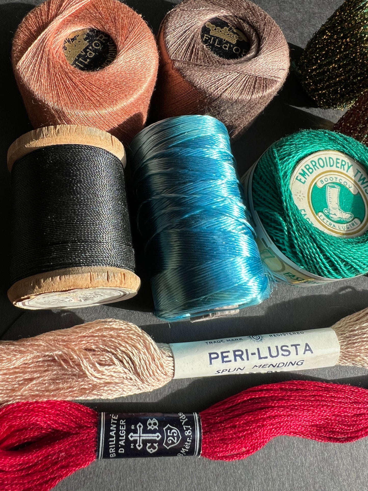 10 Spools/ Skeins of Vintage Darning/Sewing/Embroidery Threads incl. Sparkly