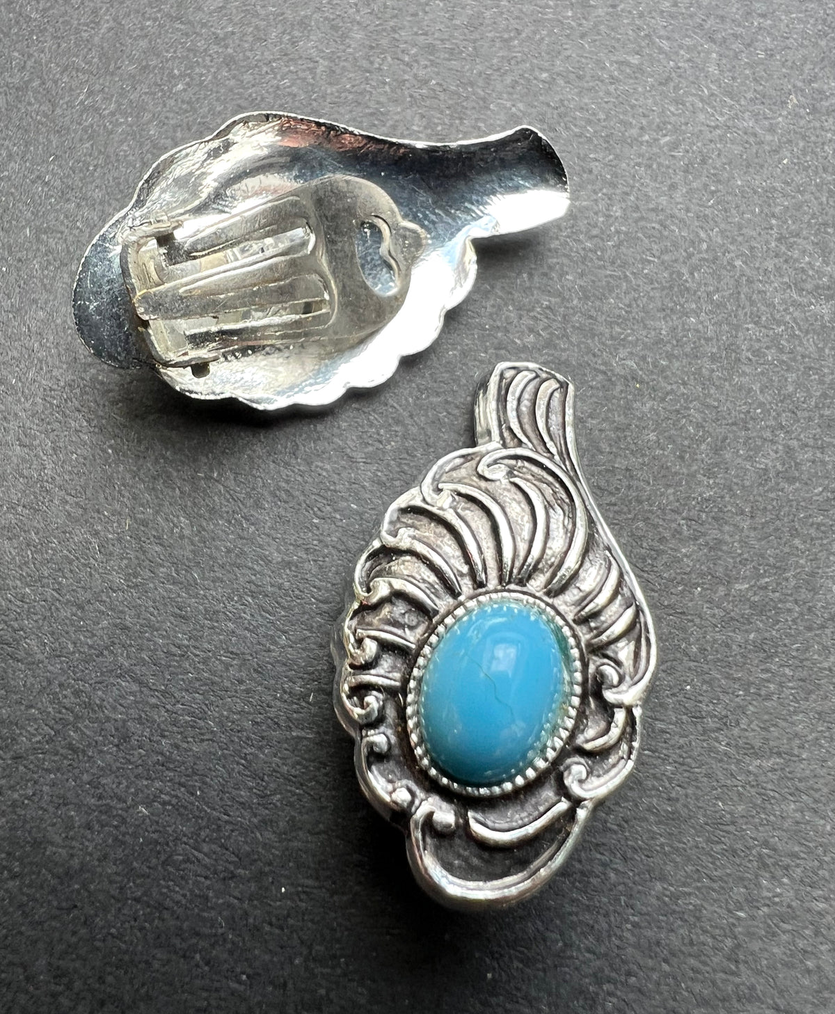 Mid Century Turquoise Clip On Earrings