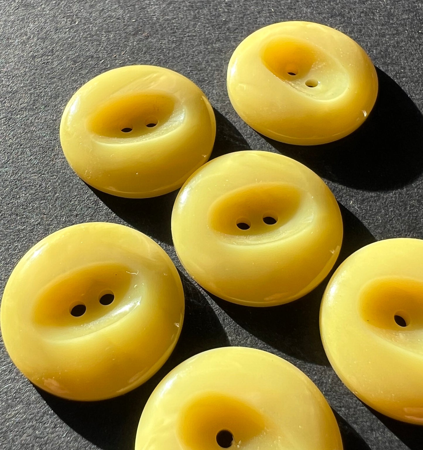 6 Buttery Yellow Vintage 2cm Buttons