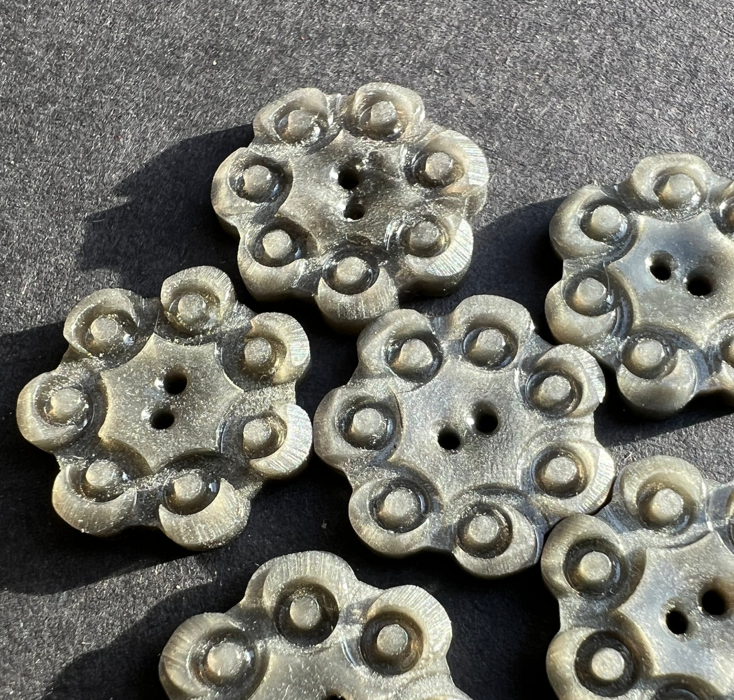6 Platinum Grey Vintage 1.7cm Buttons