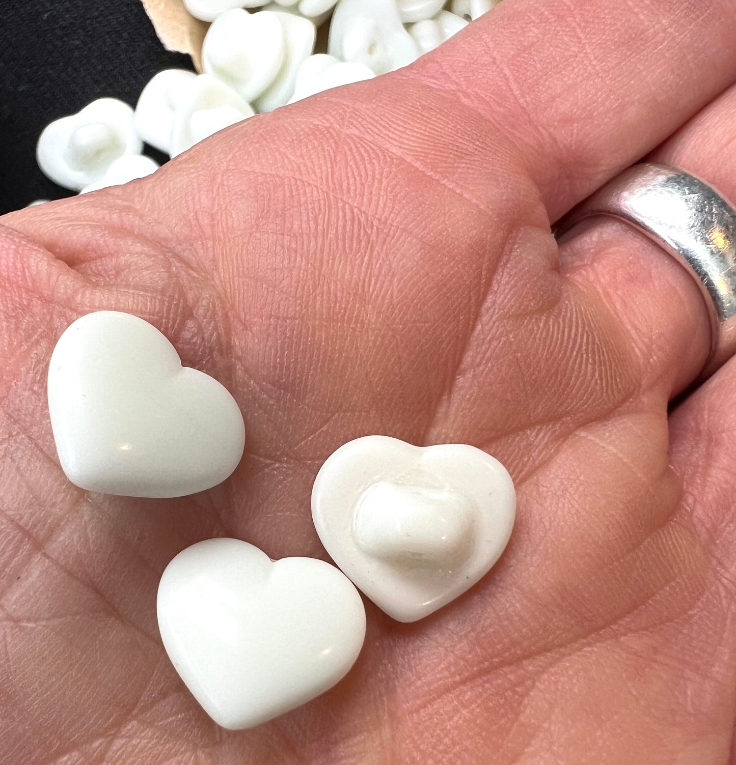 1 Gross (144) Vintage White Glass Heart 1.3cm wide Buttons