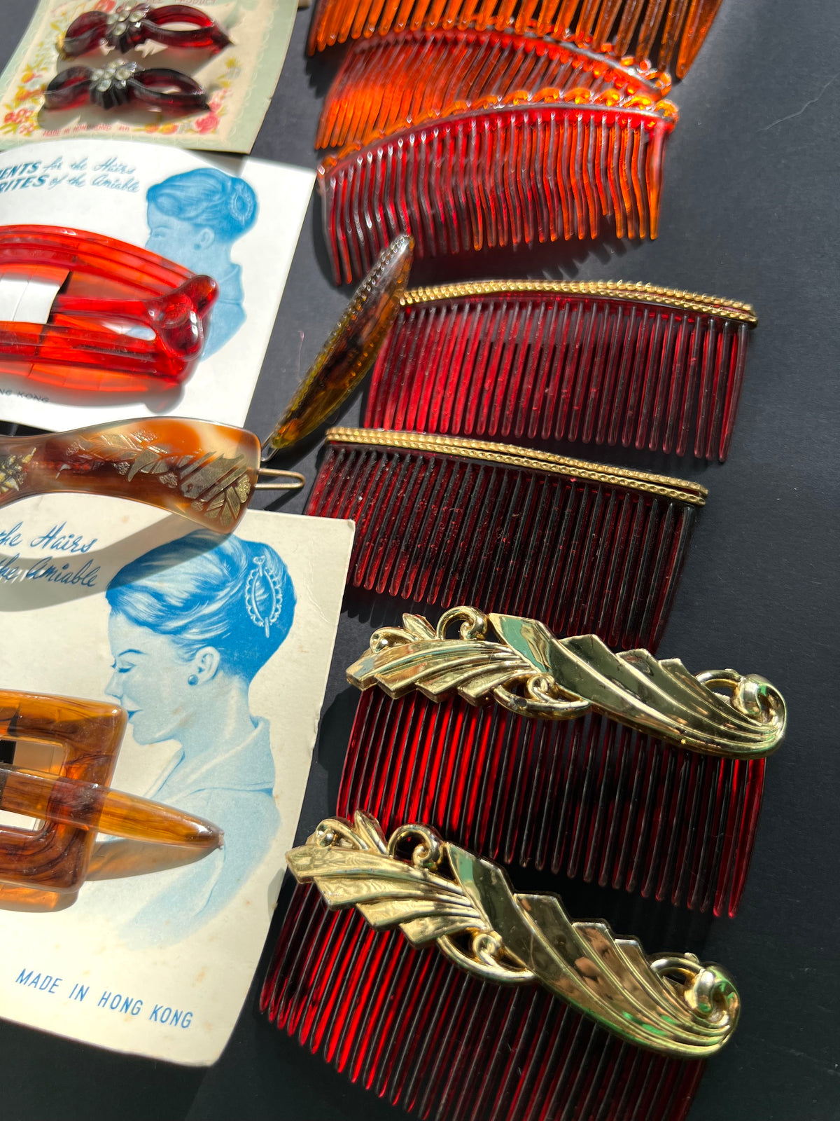 14 Vintage Tortoiseshell Hair Clips, Barrettes & Combs.