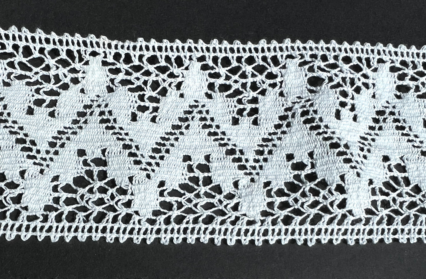 1m of 6.5cm wide Pleasing Vintage White Cotton Trim