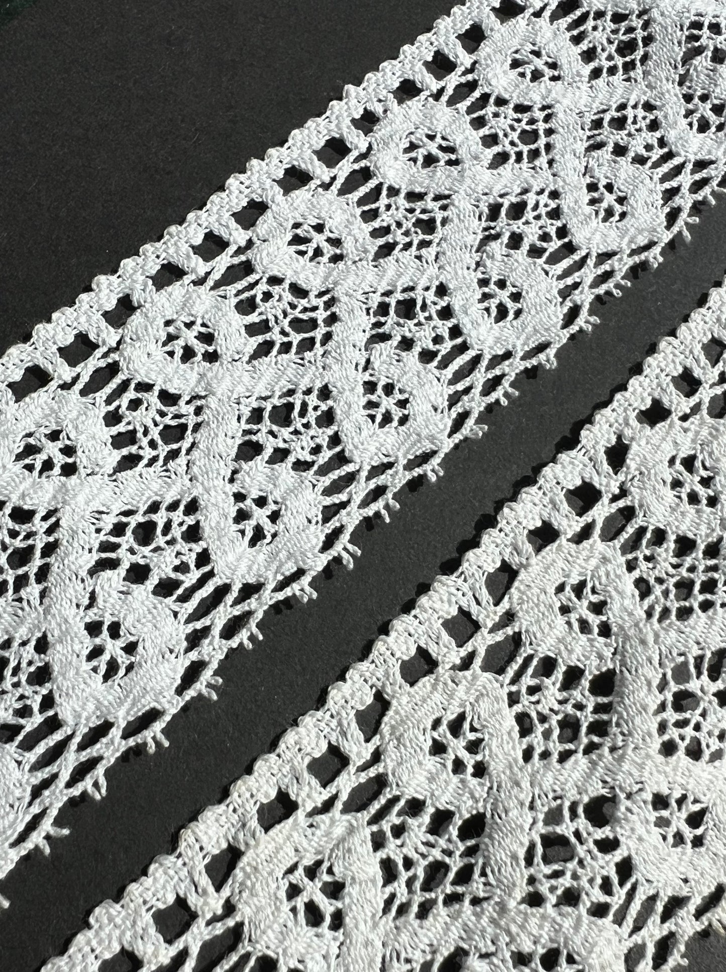 1m of 5cm wide Lively Vintage White Cotton Trim