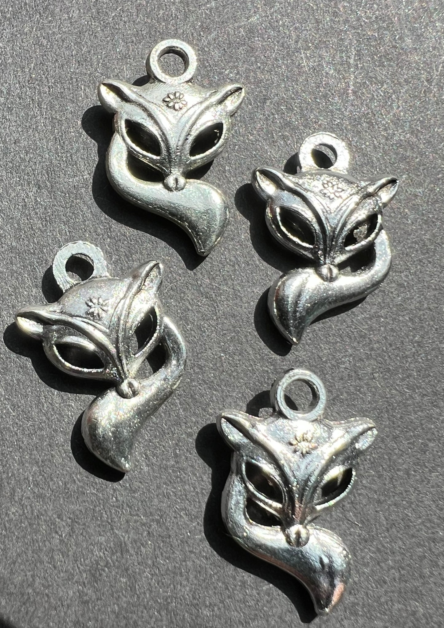 4 Slinky Little Fox Charms