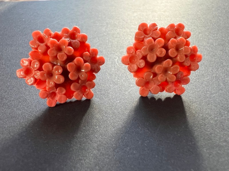 Vintage Coral Pink Little Bunch of Flowers Clip On Earrings