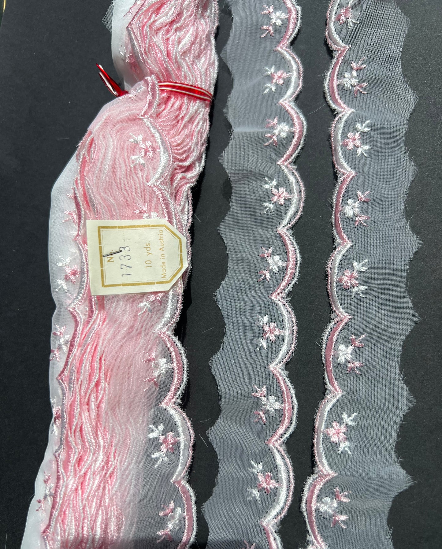 10yds Unusual Pink + White Flowers Vintage Austrian Trim - 3cm wide