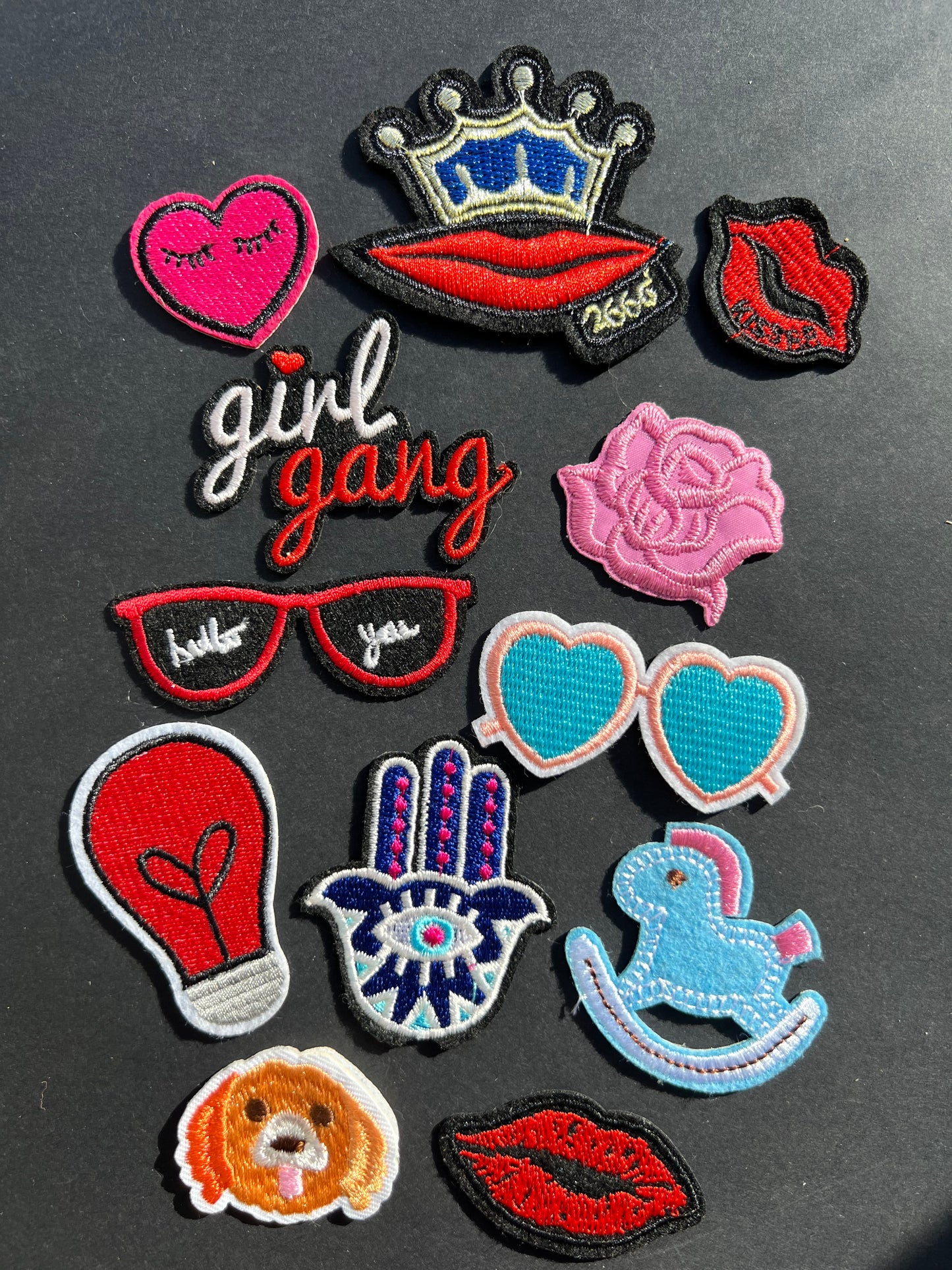 Job Lot of 12 Assorted Iron-On Appliques / Patches (22)