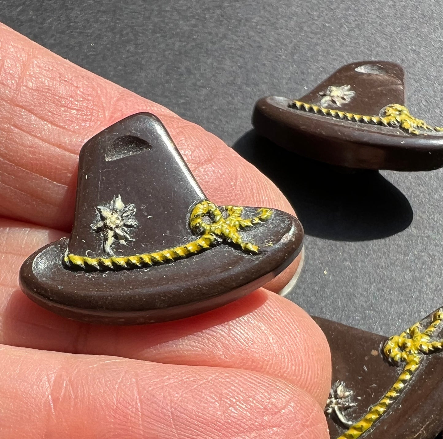 -Dark Brown + Yellow - 2cm tall 2.8cm wide.