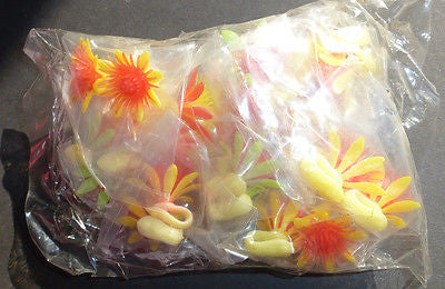 WHOLESALE 12 x Wonderfully Cheerful 1960s Plastic SUNFLOWER Clip On Earrings