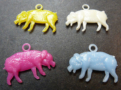 4 Wonderfully Realistic Vintage Happy Pig Charms - 1.8cm