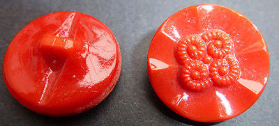 6 Delightful Vintage Red Flower Glass Buttons - 1.8cm
