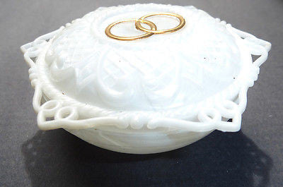 Very Pretty + Delightfully Kitsch Vintage Wedding Rings Holder - 2 gold rings..