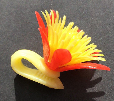 Wonderful 1960s plastic SUNFLOWER clip on Earings