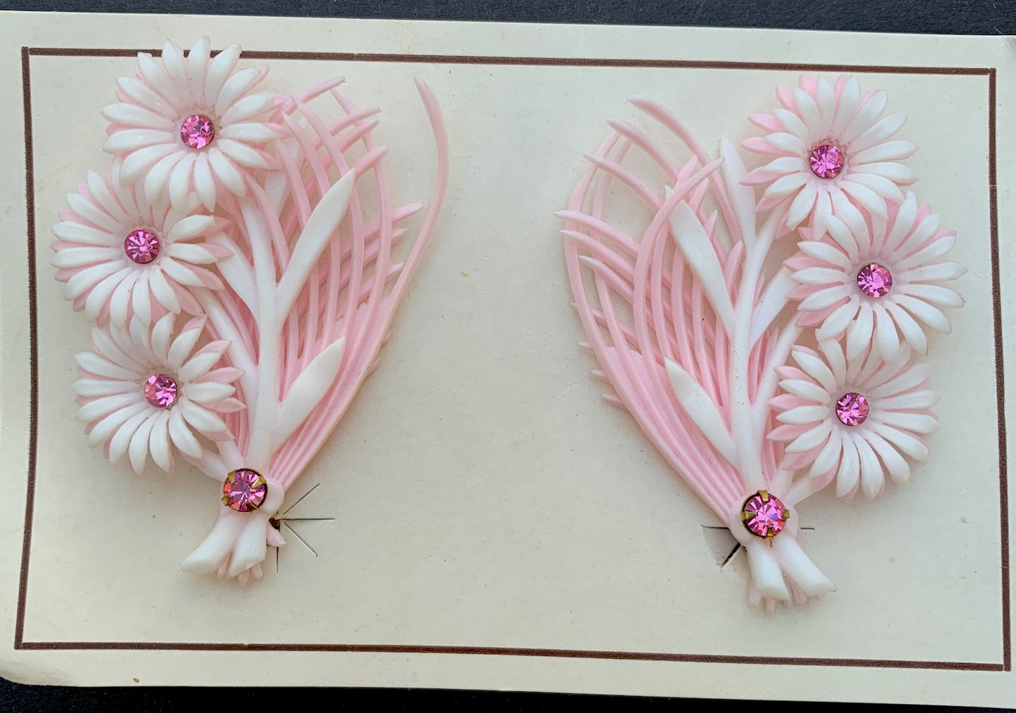 Angelic 1950s Pink & White Flower Clip-on Earrings