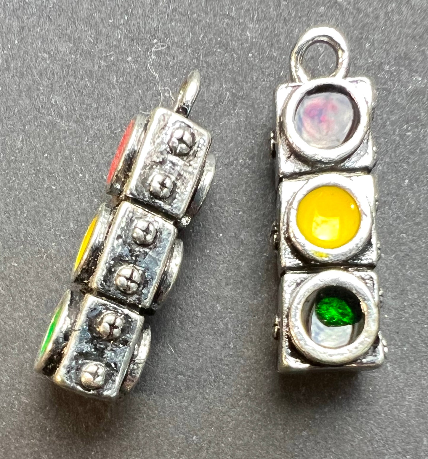 3D Enamel 2cm Traffic Light Charm / Pendant