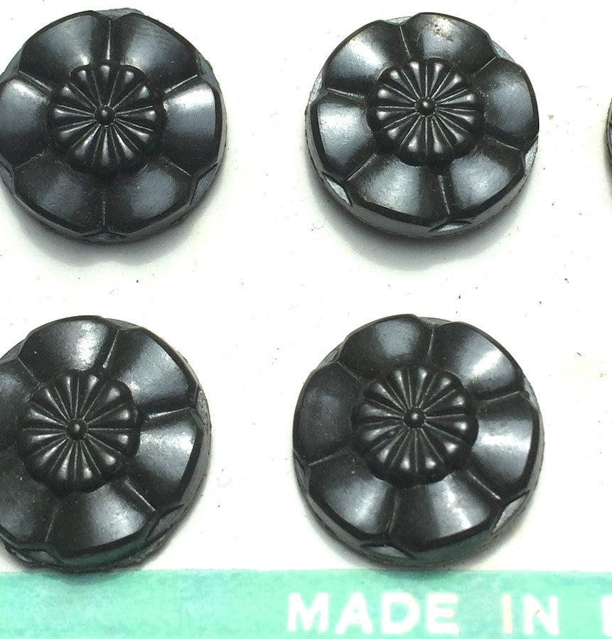 12 Vintage 1940s Made in England Bakelite Flower Buttons - Choice of colours and sizes