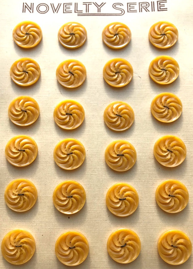 Swirling Butterscotch Vintage Buttons 1.7cm or 2.2cm