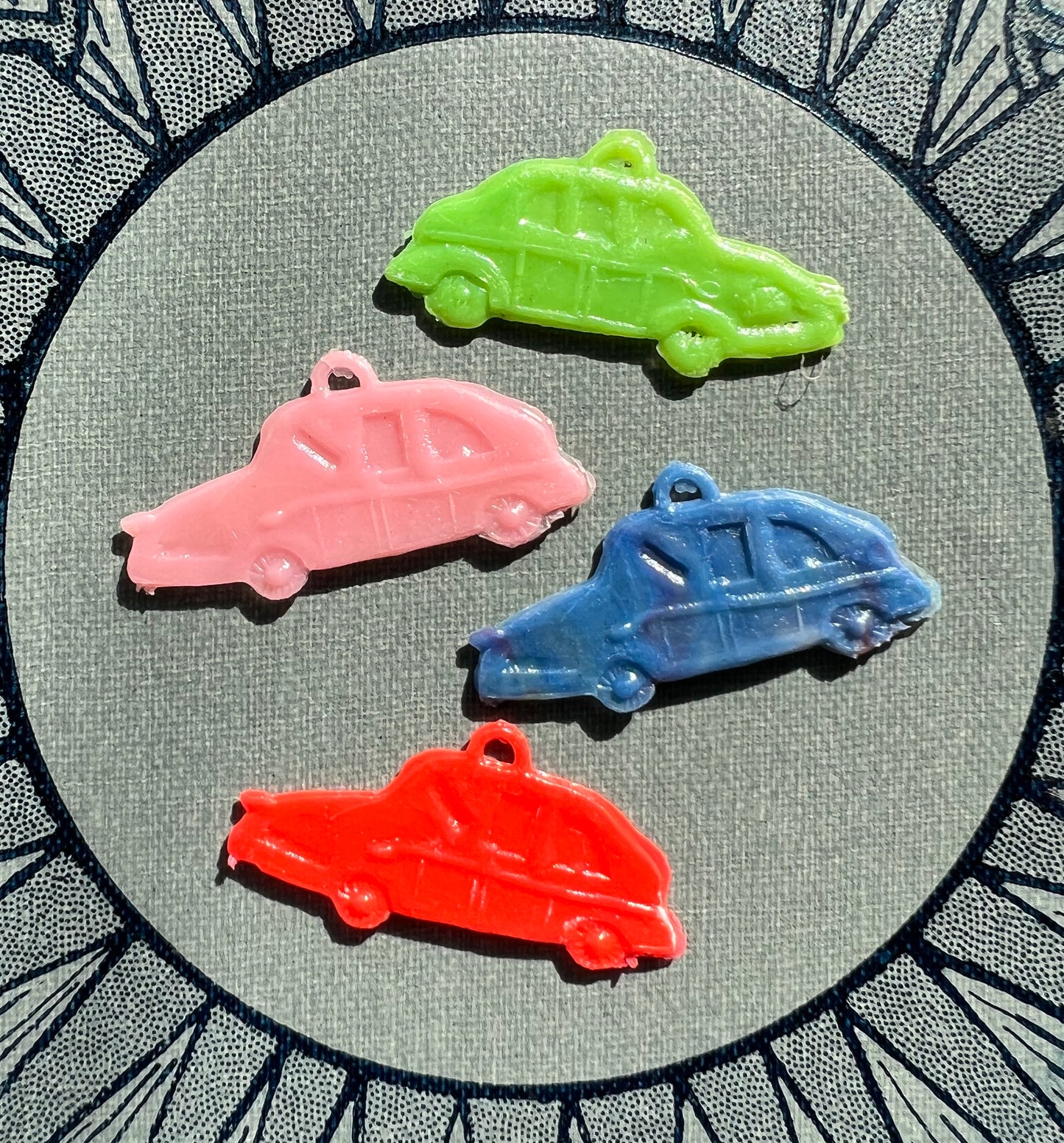 4 Vintage Car 3cm Charms