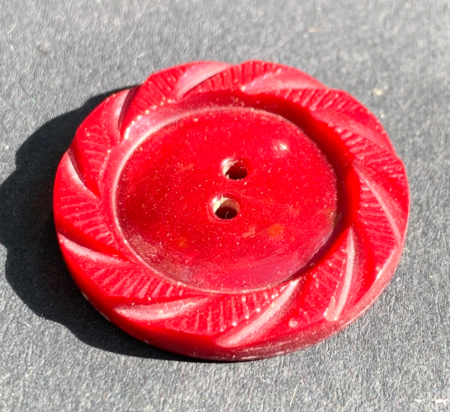 One Shiny Burgundy Marbled Lucite 2.8cm Vintage Buttons