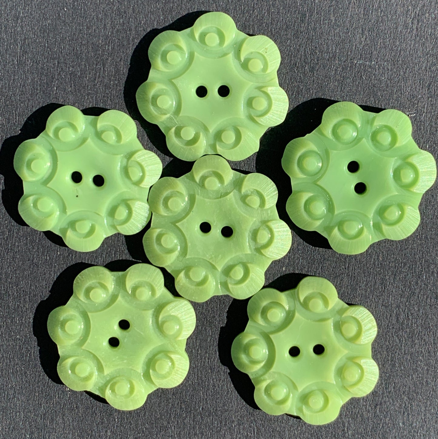 6 Soft Lime Vintage 2.2cm Buttons