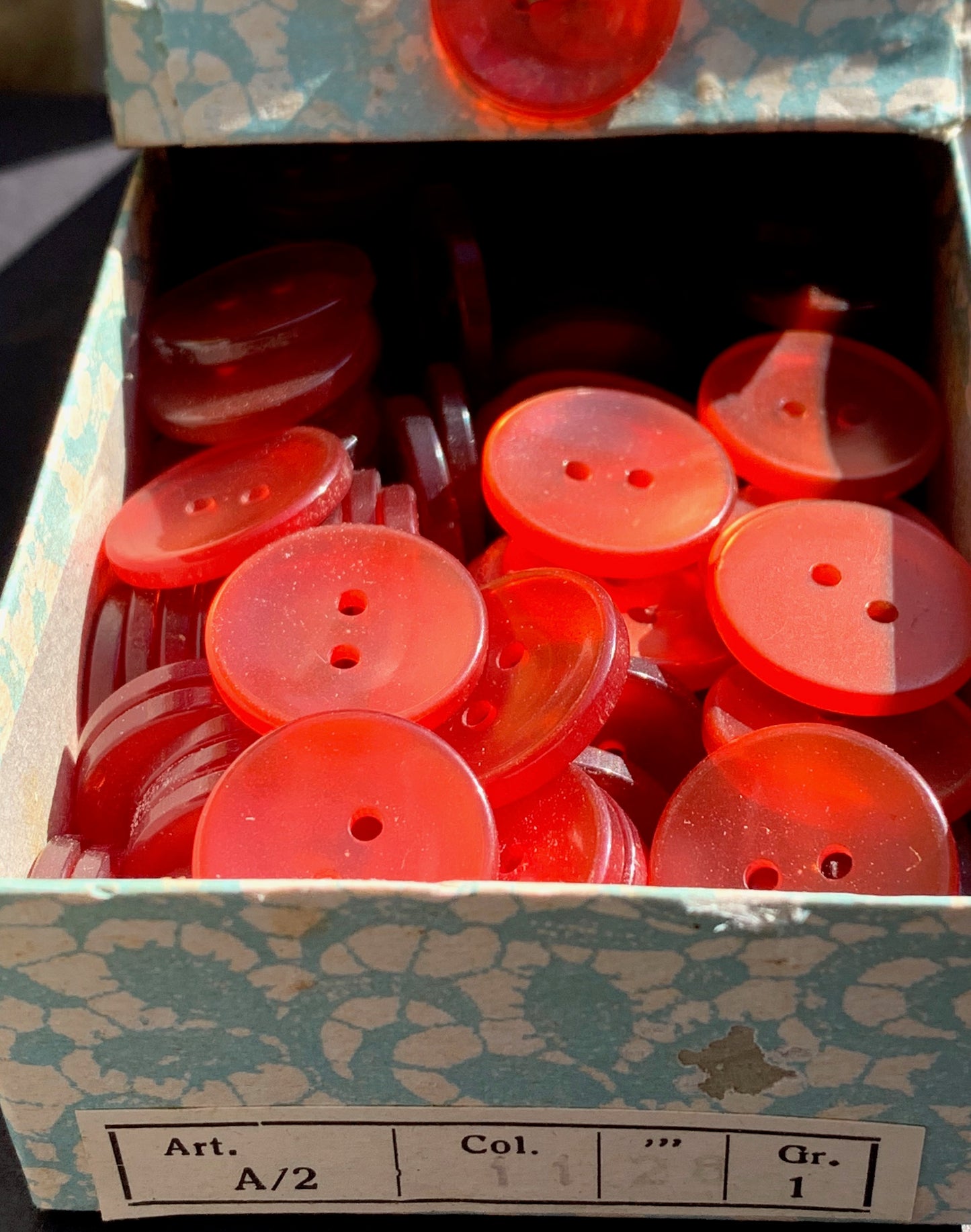 1 Gross (144) Soft Red Vintage 1.7cm Buttons