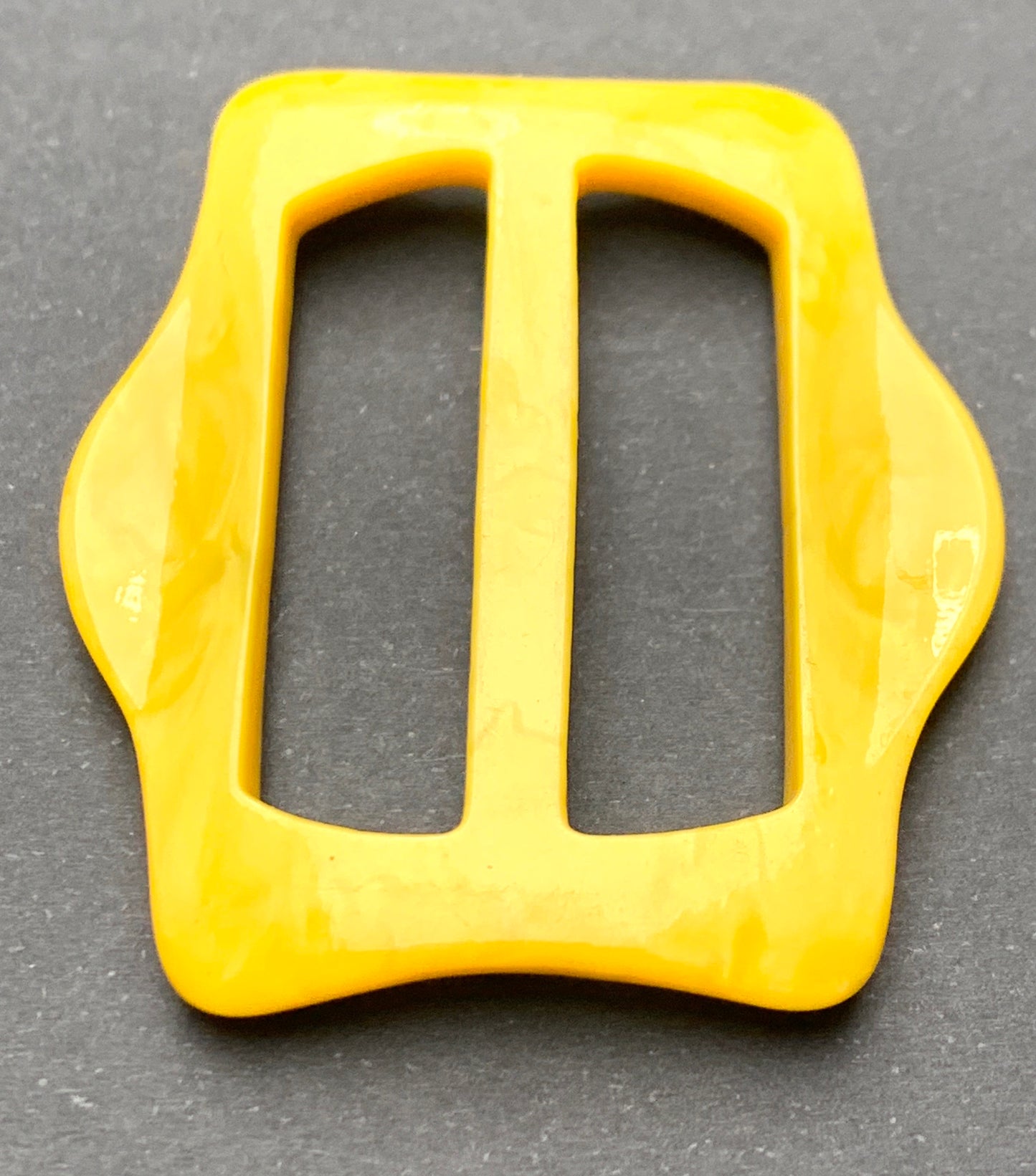 Corn Yellow 1940s French Casein 4.5cm Buckle