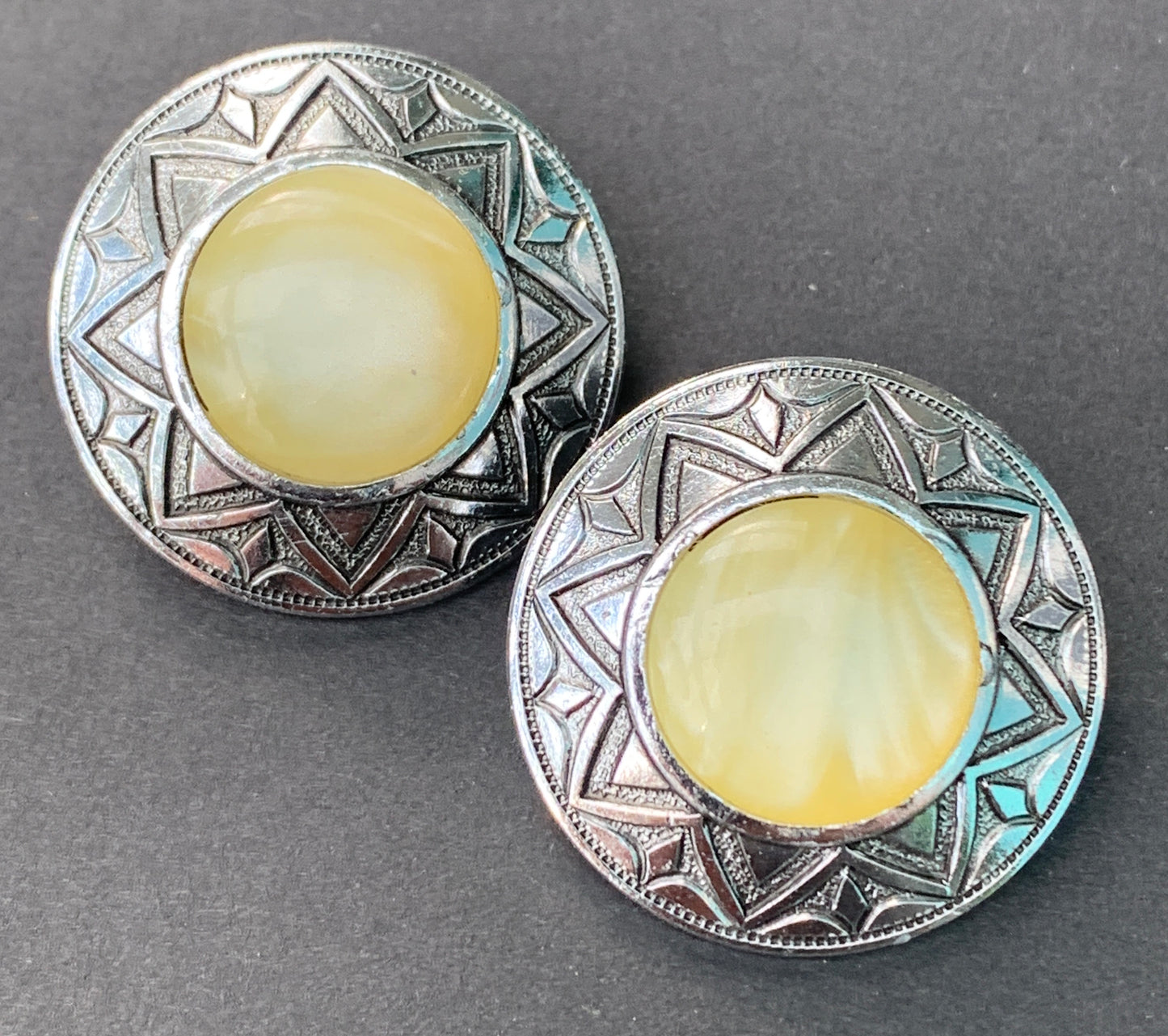 Aztec Look Vintage Clip On Lucite Earrings
