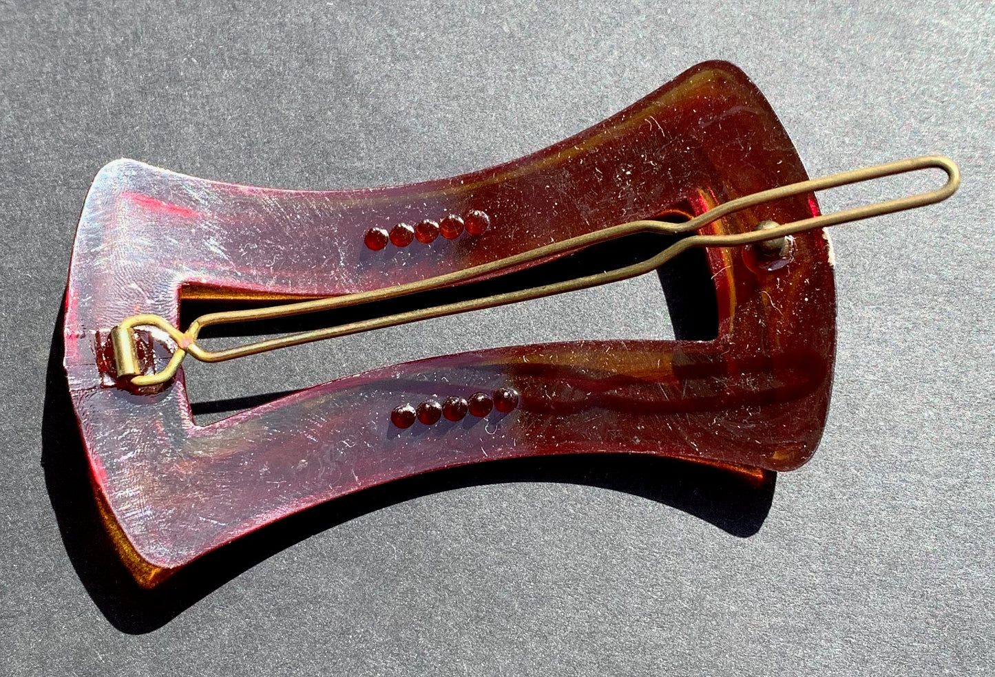 Simple and Effective Vintage Glowing Tortoiseshell Curved 7cm Hair Clip.