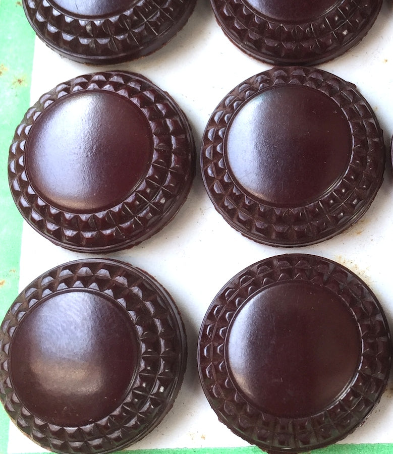 12 Bakelite Brown Buttons- 2.2 or 18cm - on Original Display - Card Made in England