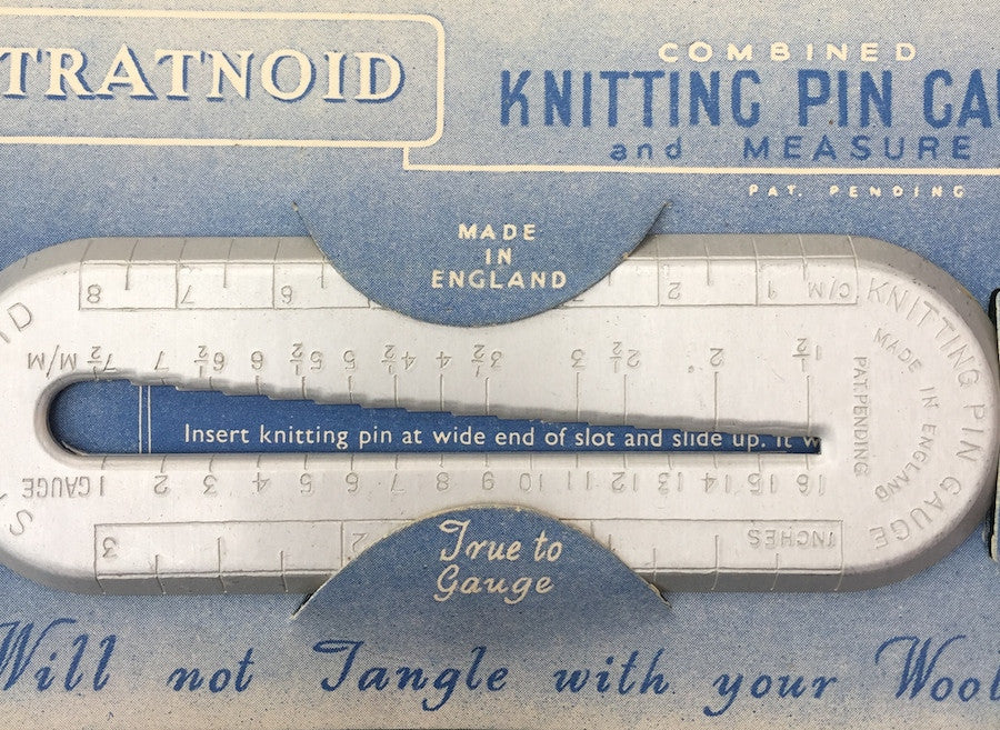 1940s Made in ENGLAND Knitting Pin Gauge and Measure on original STRATNOID Packaging