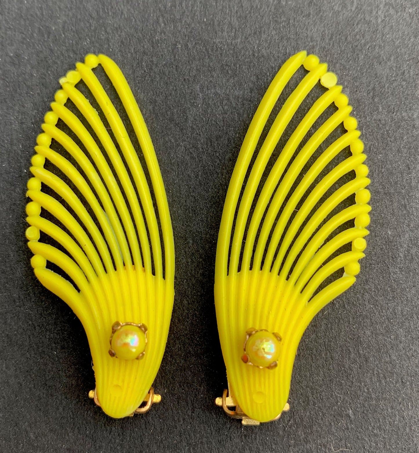 Pearl Centred 1950s Yellow Clip on Earrings