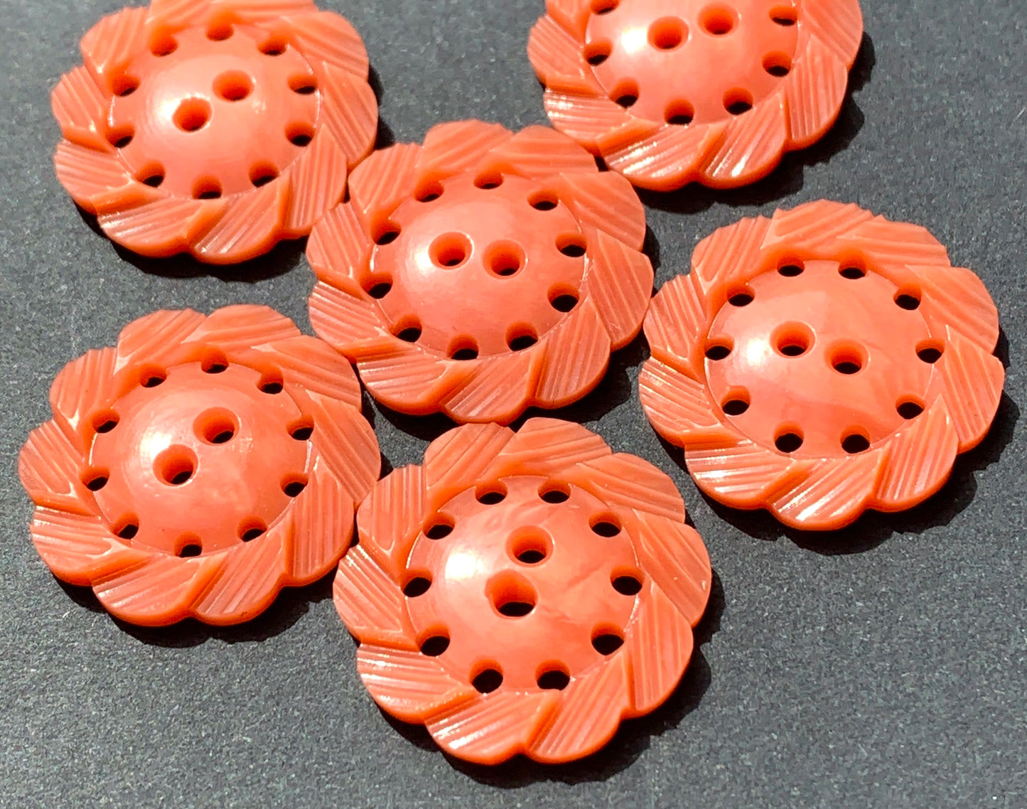 6 Deep Peachy Pink Vintage 1940s Pie Crust Buttons -2.2cm