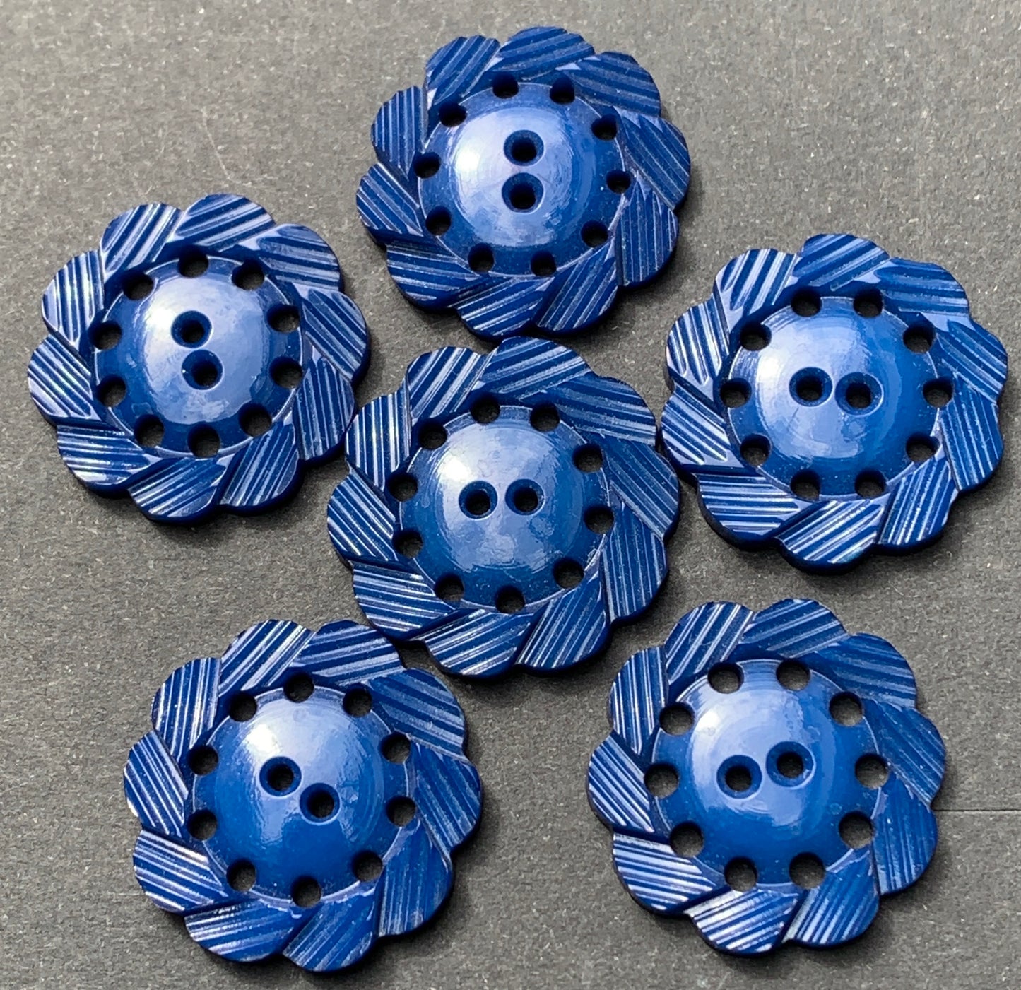 6 Oxford Blue Vintage Pie Crust Buttons - 2.2cm or 1.7cm