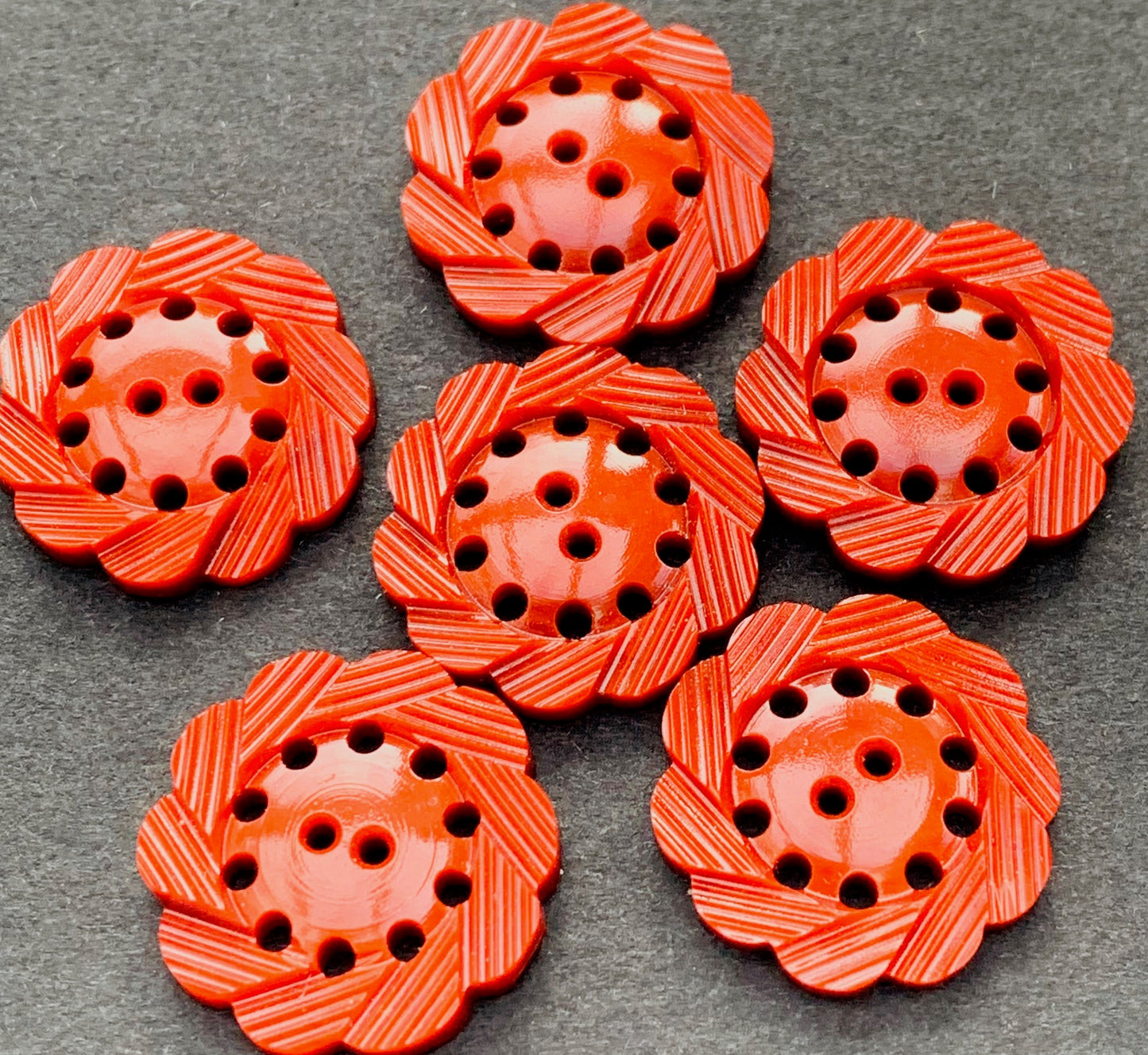 6 Toffee Brown 1930s Buttons -2.2cm