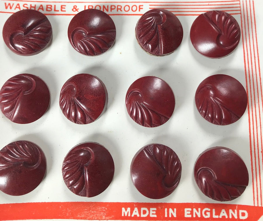 12 English 1940s Bakelite Red Brown Deco 1.8cm Buttons