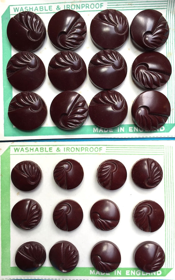 12 Rich Brown Bakelite 1940s Deco Buttons 2.2cm or 1.8cm Made in England