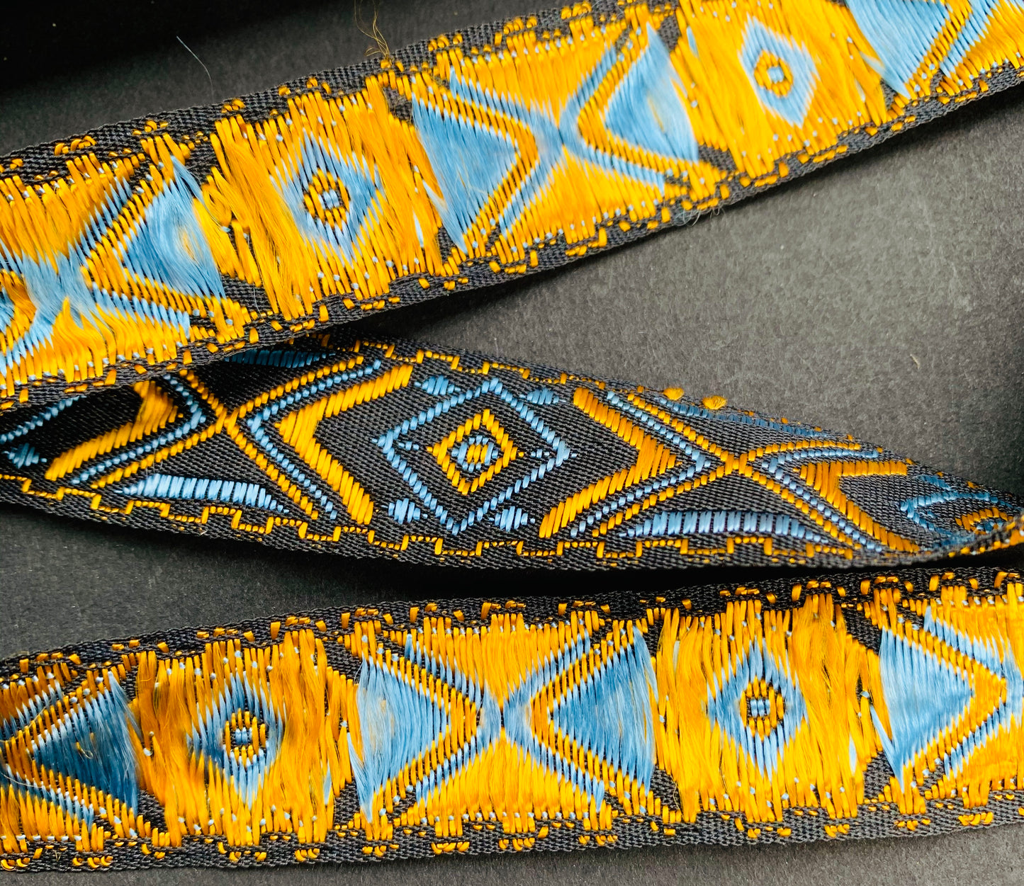 Exciting Gold, Blue and Black 2.3cm Vintage Trim