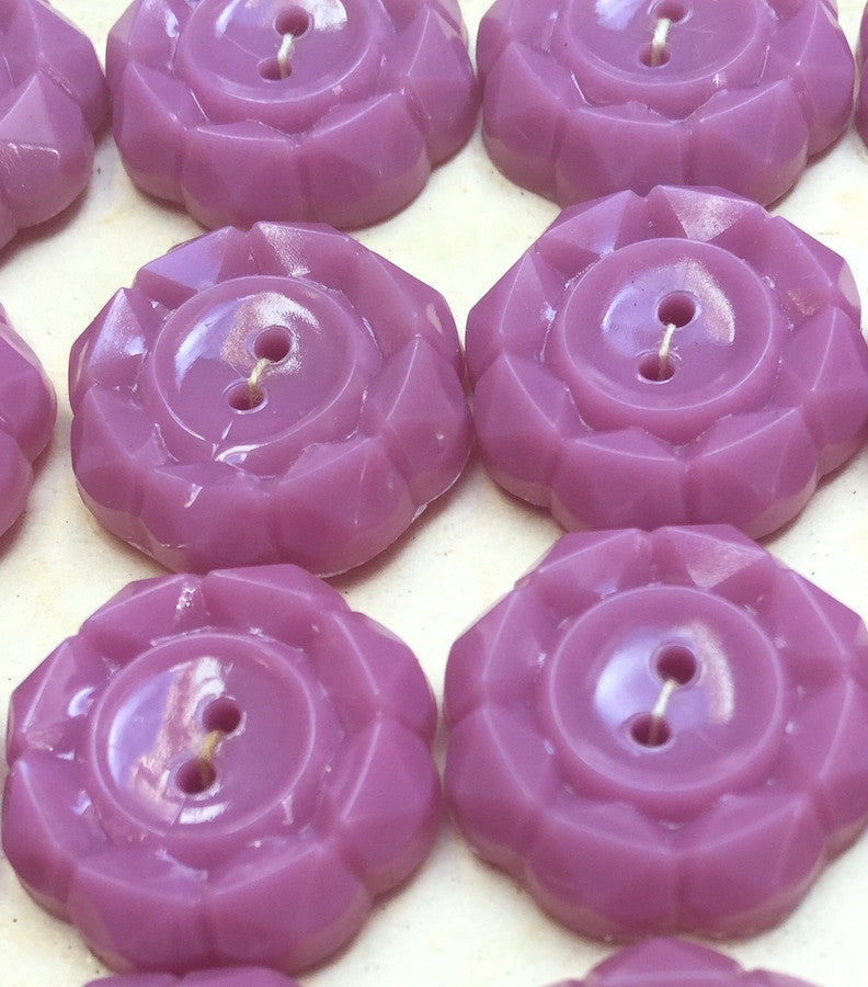 6 Pleasing Heliotrope 1.7cm Vintage Buttons