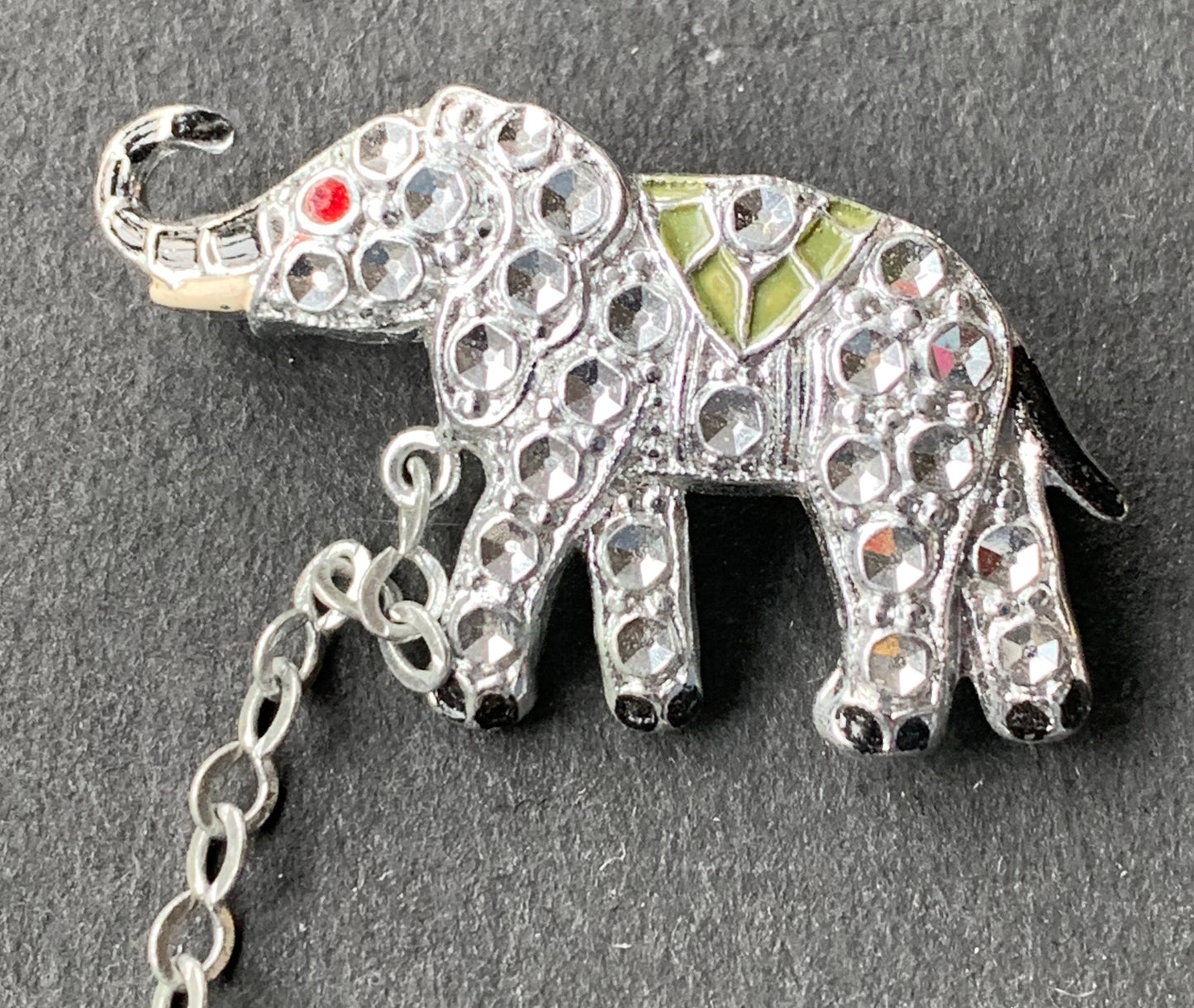Sparkly Silver 1950s Double Elephant Brooch